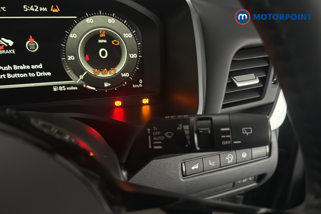 Nissan Qashqai Tekna Manual Petrol SUV - Stock Number (1683809) - 6th supplementary image