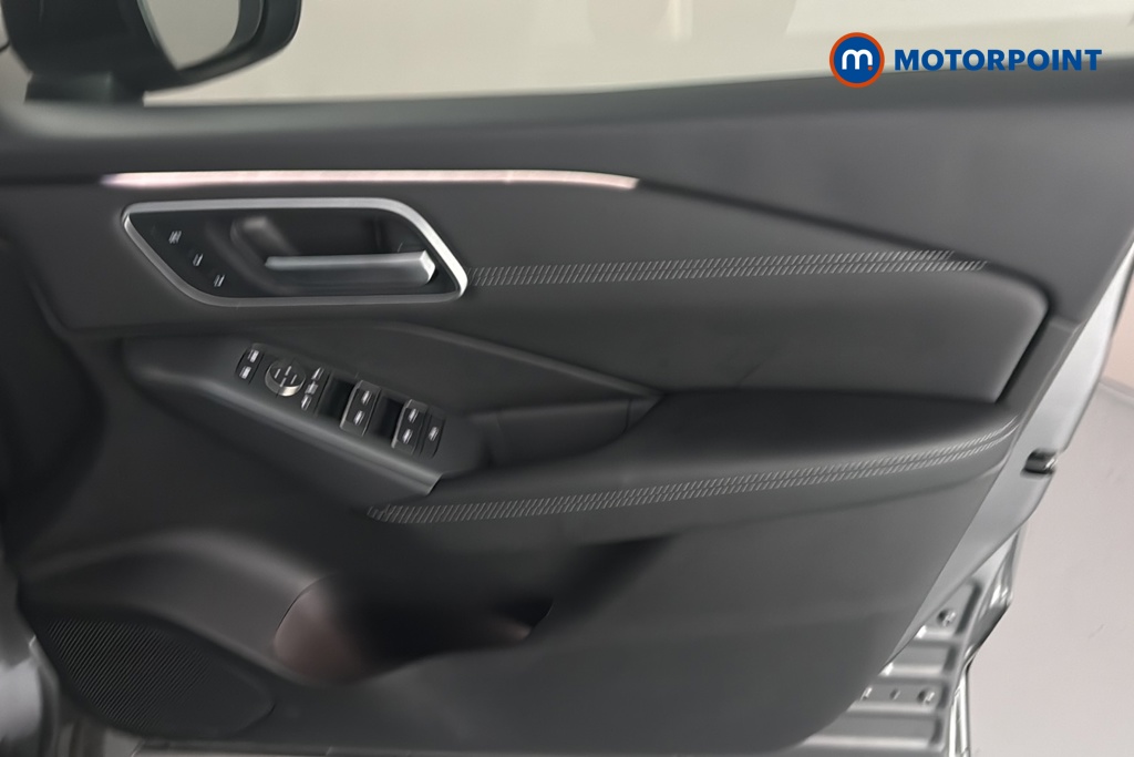Nissan Qashqai Tekna Manual Petrol SUV - Stock Number (1683809) - 18th supplementary image