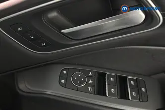 Nissan Qashqai Tekna Manual Petrol SUV - Stock Number (1683809) - 19th supplementary image