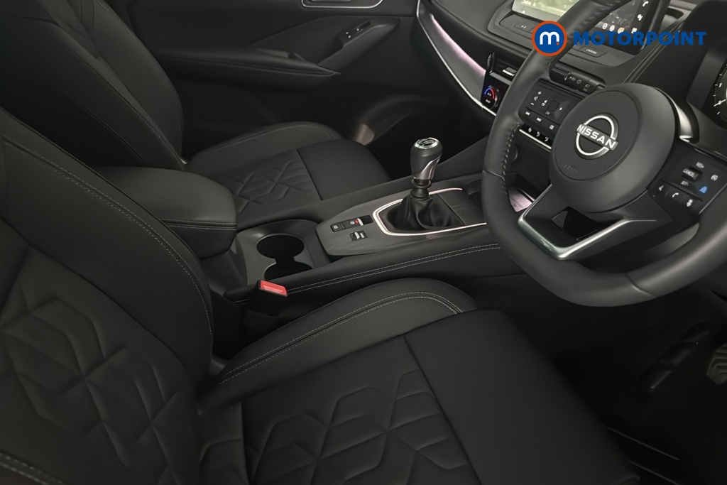 Nissan Qashqai Tekna Manual Petrol SUV - Stock Number (1683809) - 22nd supplementary image