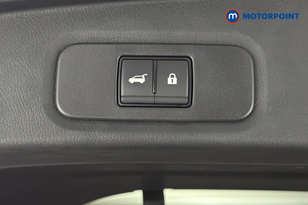 Nissan Qashqai Tekna Manual Petrol SUV - Stock Number (1683809) - 35th supplementary image