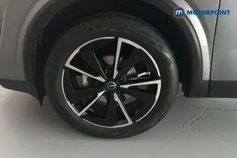 Nissan Qashqai Tekna Manual Petrol SUV - Stock Number (1683809) - 44th supplementary image