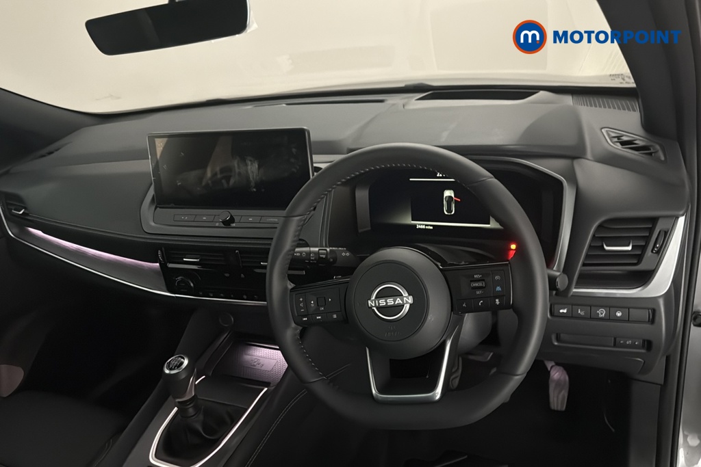 Nissan Qashqai Tekna Manual Petrol SUV - Stock Number (1683809) - 1st supplementary image