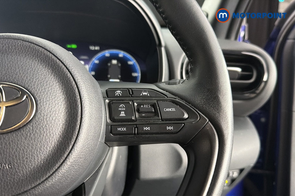 Toyota Yaris Cross Excel Automatic Petrol-Electric Hybrid Estate - Stock Number (1684209) - 3rd supplementary image