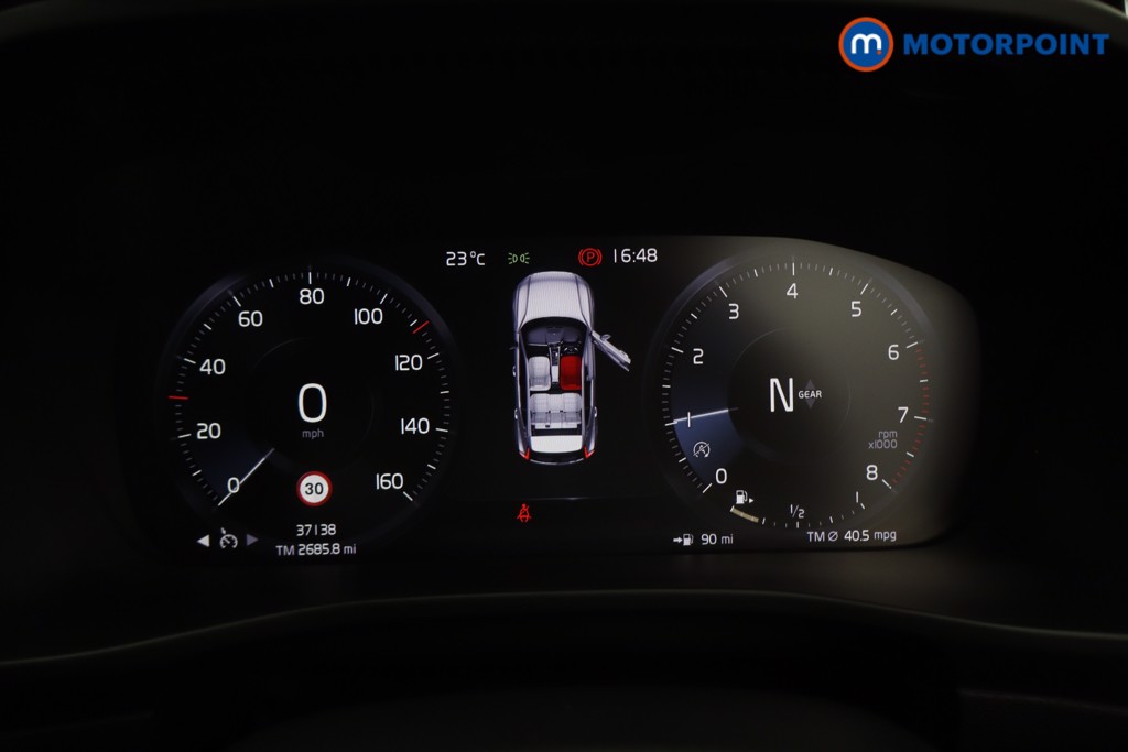 Volvo Xc40 Momentum Manual Petrol SUV - Stock Number (1684723) - 5th supplementary image