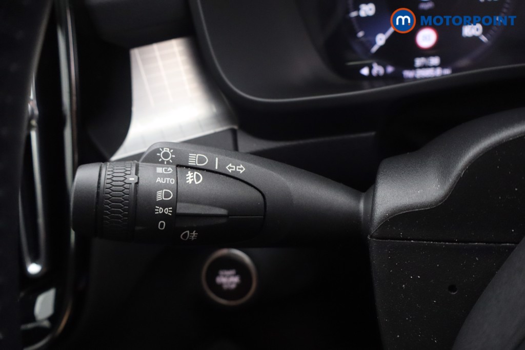 Volvo Xc40 Momentum Manual Petrol SUV - Stock Number (1684723) - 6th supplementary image
