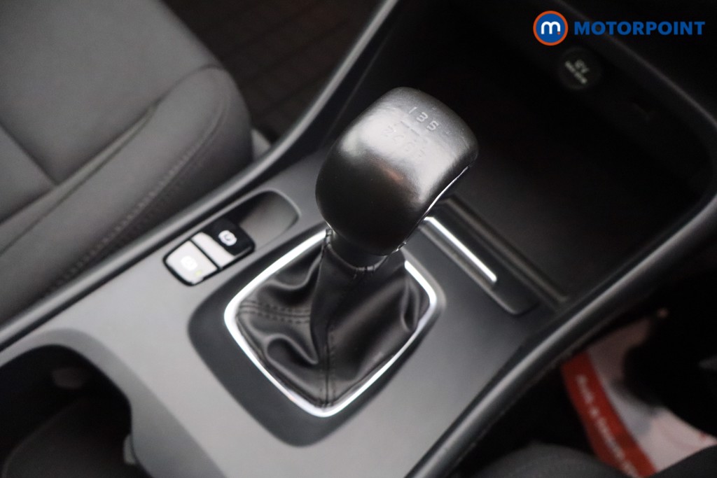 Volvo Xc40 Momentum Manual Petrol SUV - Stock Number (1684723) - 13th supplementary image