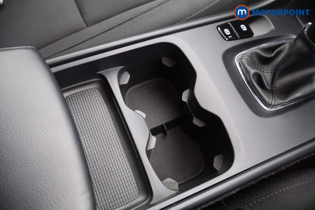 Volvo Xc40 Momentum Manual Petrol SUV - Stock Number (1684723) - 14th supplementary image