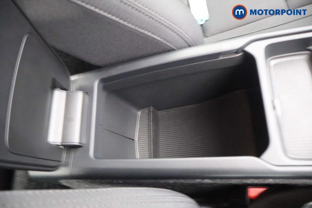 Volvo Xc40 Momentum Manual Petrol SUV - Stock Number (1684723) - 15th supplementary image