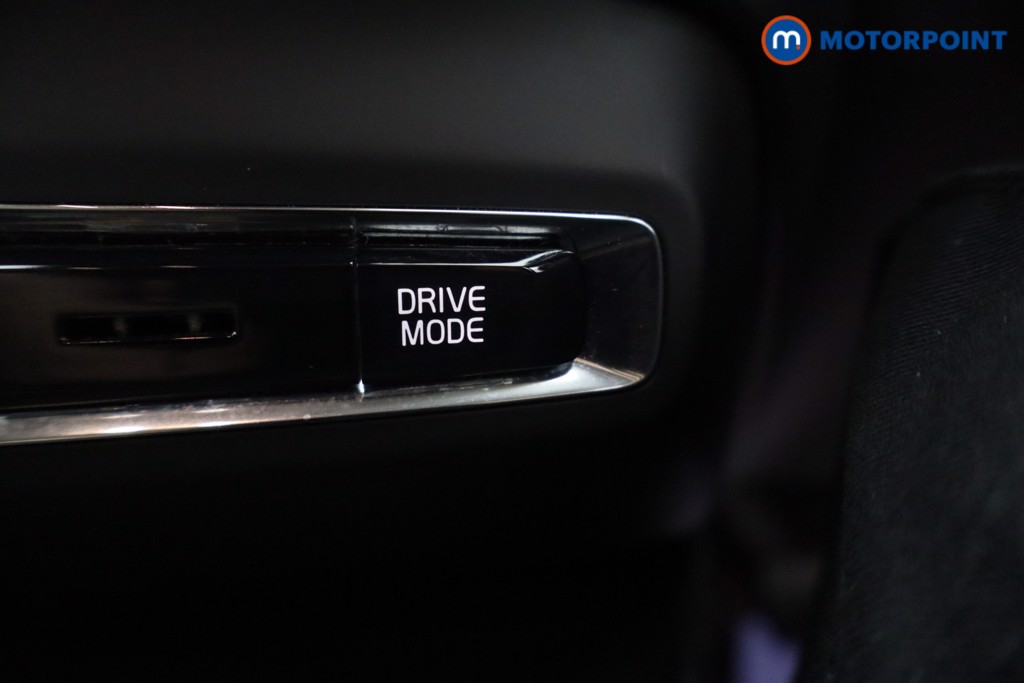 Volvo Xc40 Momentum Manual Petrol SUV - Stock Number (1684723) - 21st supplementary image