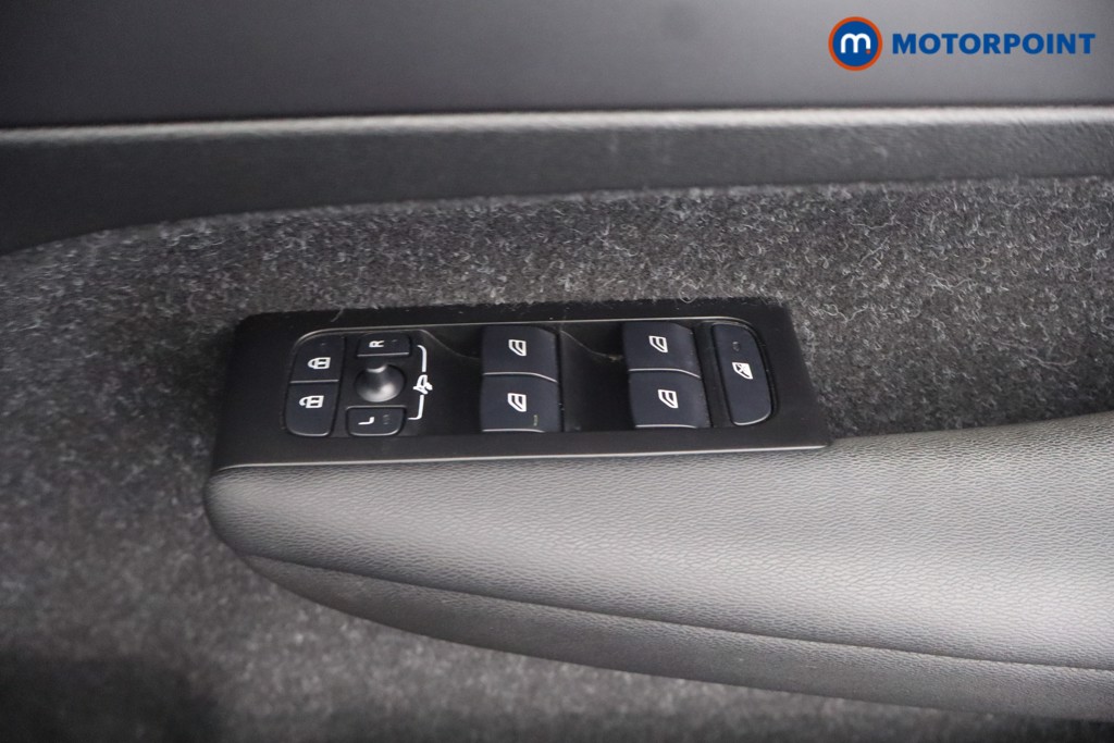 Volvo Xc40 Momentum Manual Petrol SUV - Stock Number (1684723) - 22nd supplementary image
