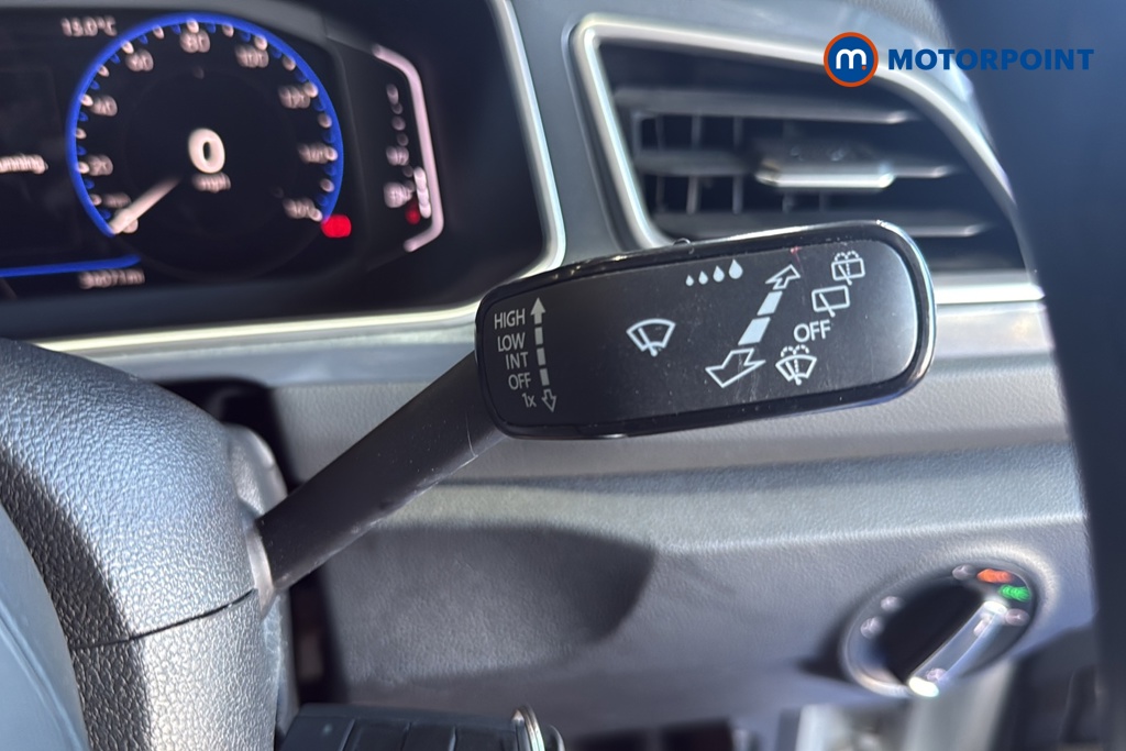 Volkswagen T-Roc Style Manual Petrol SUV - Stock Number (1607185) - 6th supplementary image