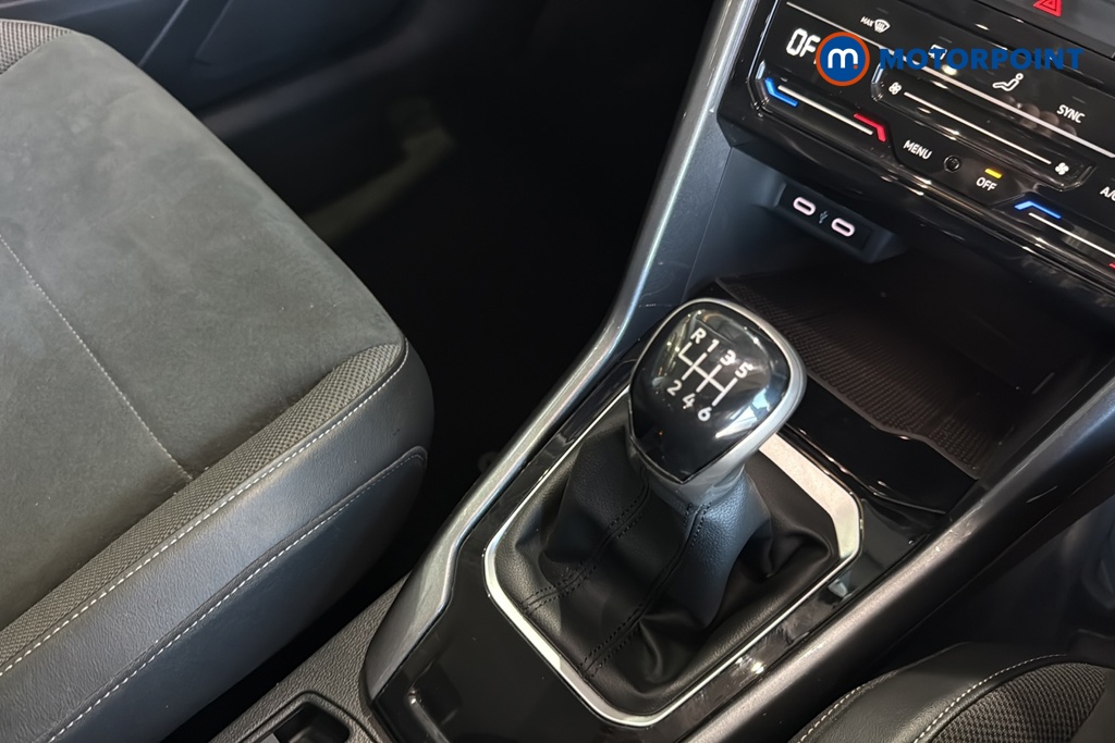 Volkswagen T-Roc Style Manual Petrol SUV - Stock Number (1607185) - 15th supplementary image