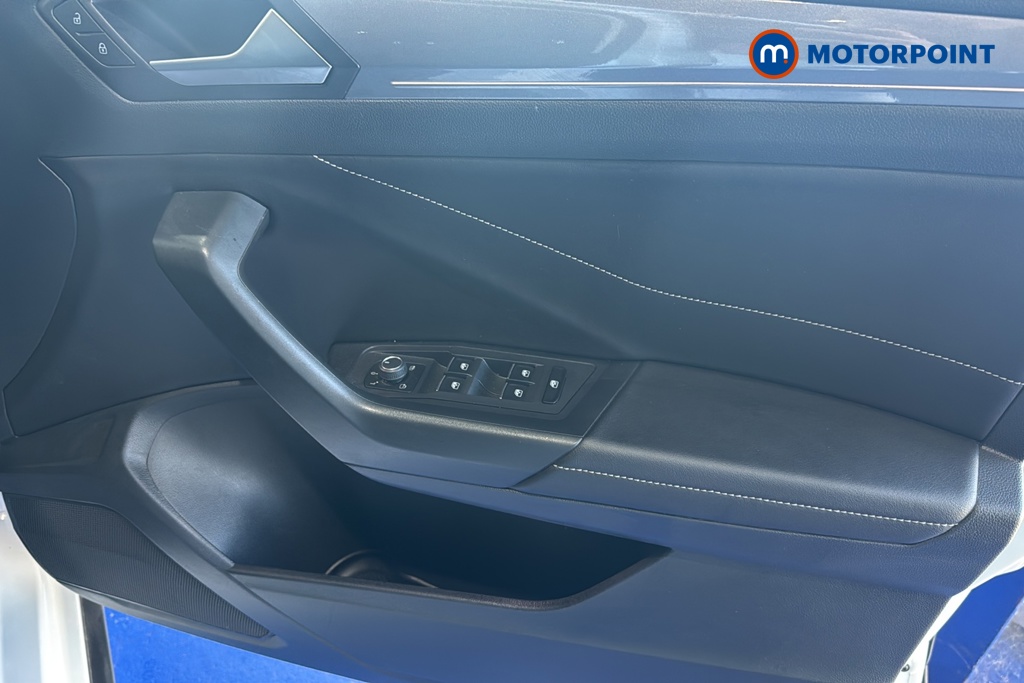 Volkswagen T-Roc Style Manual Petrol SUV - Stock Number (1607185) - 18th supplementary image