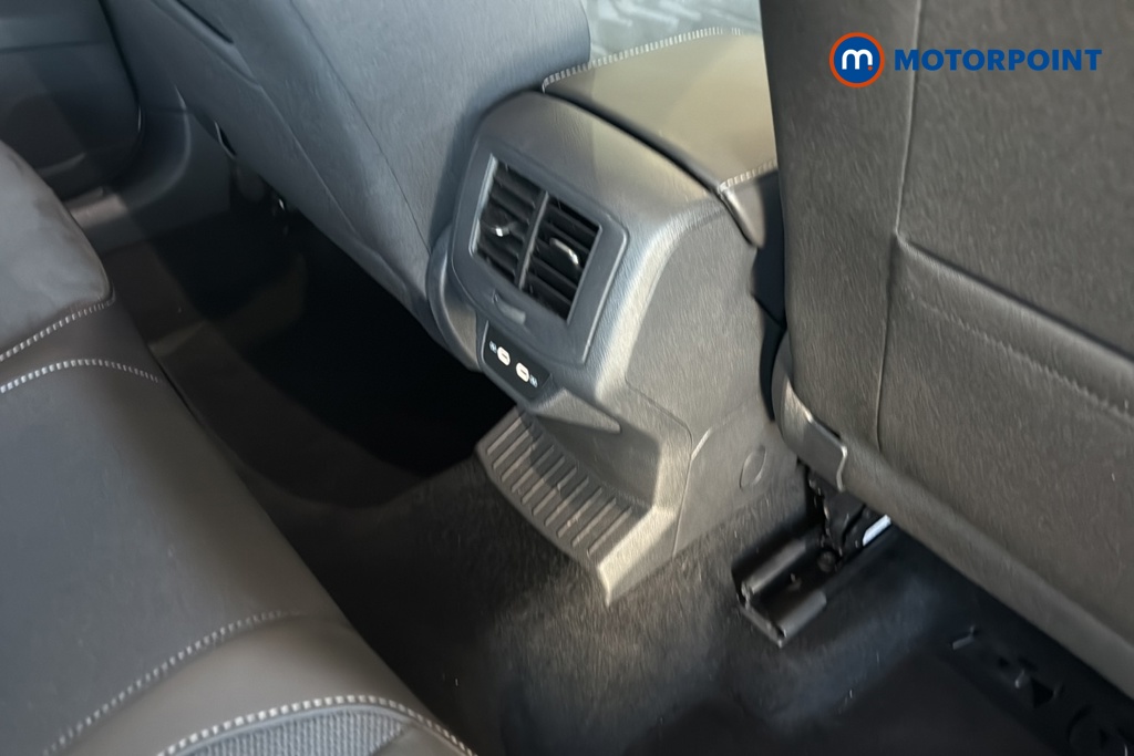 Volkswagen T-Roc Style Manual Petrol SUV - Stock Number (1607185) - 28th supplementary image