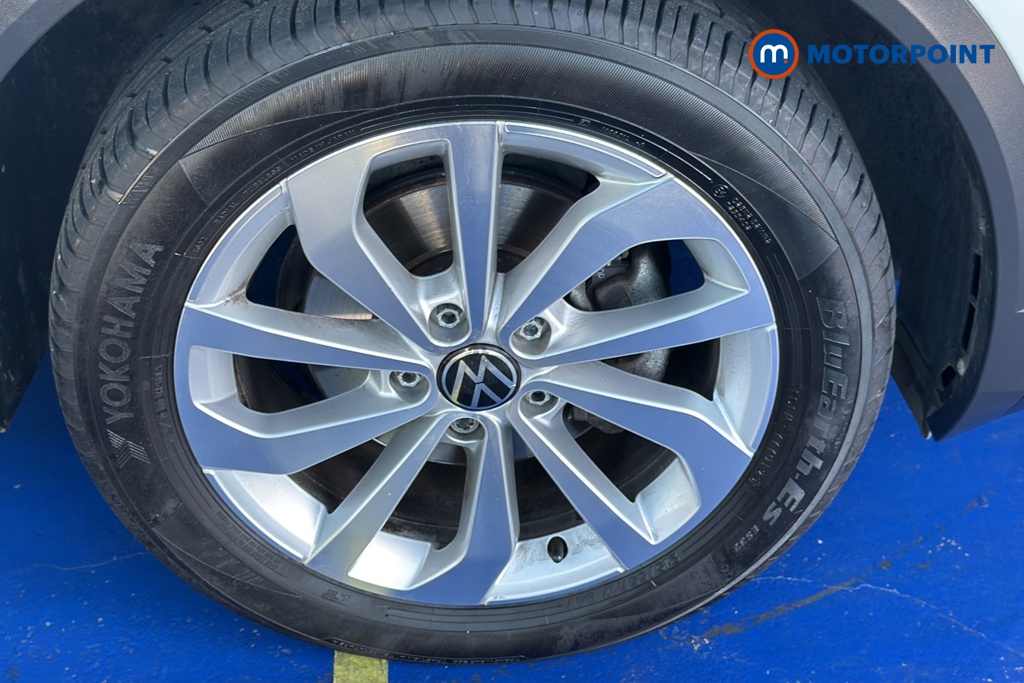 Volkswagen T-Roc Style Manual Petrol SUV - Stock Number (1607185) - 47th supplementary image