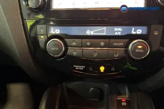 Nissan Qashqai Acenta Premium Manual Diesel SUV - Stock Number (1668727) - 12th supplementary image