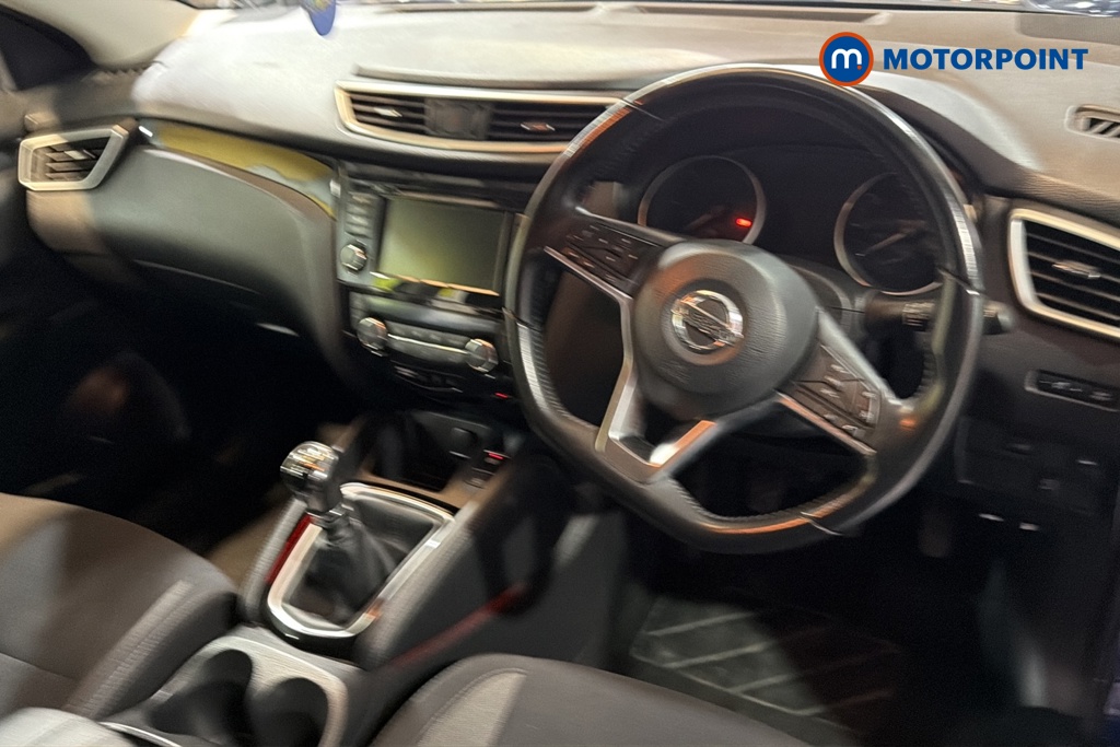 Nissan Qashqai Acenta Premium Manual Diesel SUV - Stock Number (1668727) - 1st supplementary image