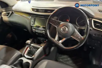 Nissan Qashqai Acenta Premium Manual Diesel SUV - Stock Number (1668727) - 1st supplementary image