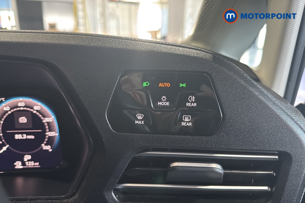 Volkswagen Caddy Maxi Life Automatic Petrol People Carrier - Stock Number (1673959) - 11th supplementary image