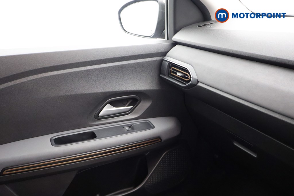 Dacia Sandero Stepway Extreme Manual Petrol Hatchback - Stock Number (1674729) - 16th supplementary image