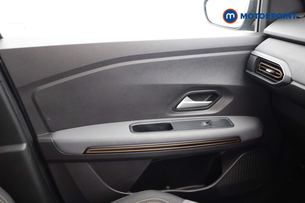 Dacia Sandero Stepway Extreme Manual Petrol Hatchback - Stock Number (1674729) - 17th supplementary image