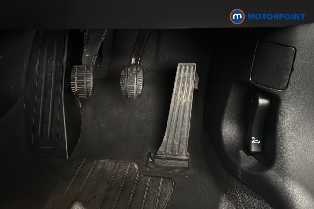 BMW 1 Series Sport Manual Petrol Hatchback - Stock Number (1675444) - 24th supplementary image