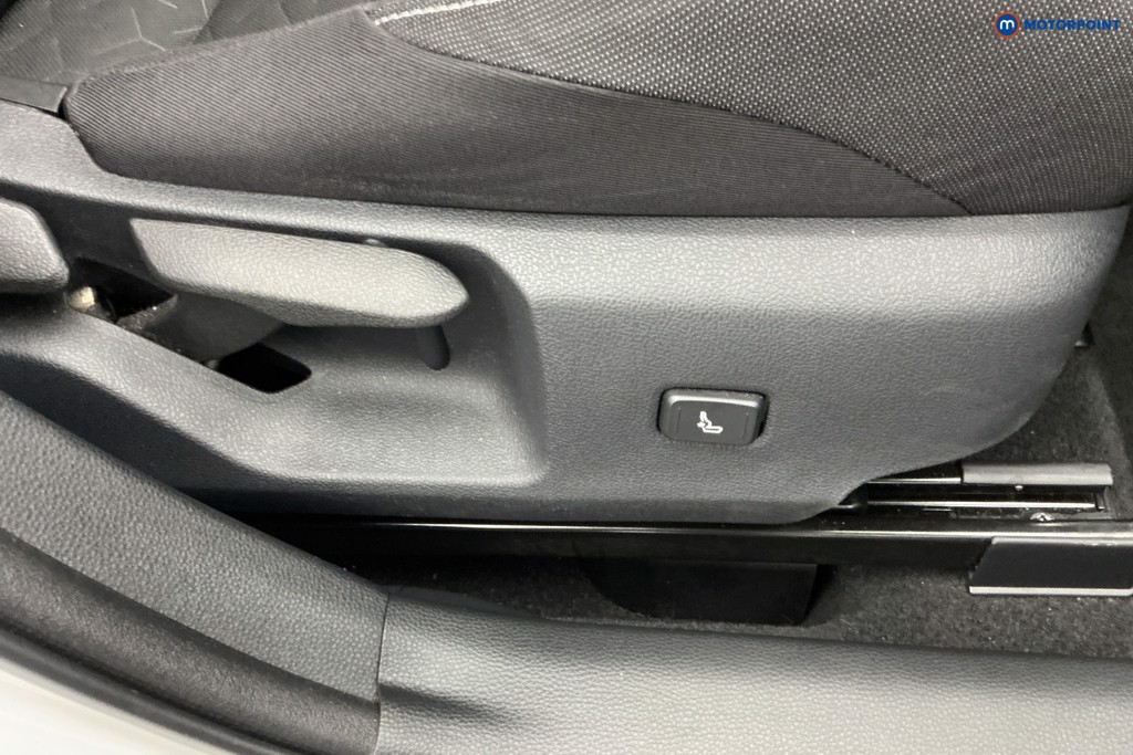 Toyota Corolla Icon Tech Automatic Petrol-Electric Hybrid Hatchback - Stock Number (1675717) - 24th supplementary image