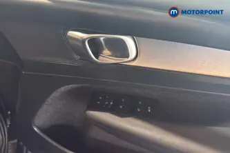 Volvo Xc40 Core Automatic Petrol SUV - Stock Number (1677644) - 19th supplementary image