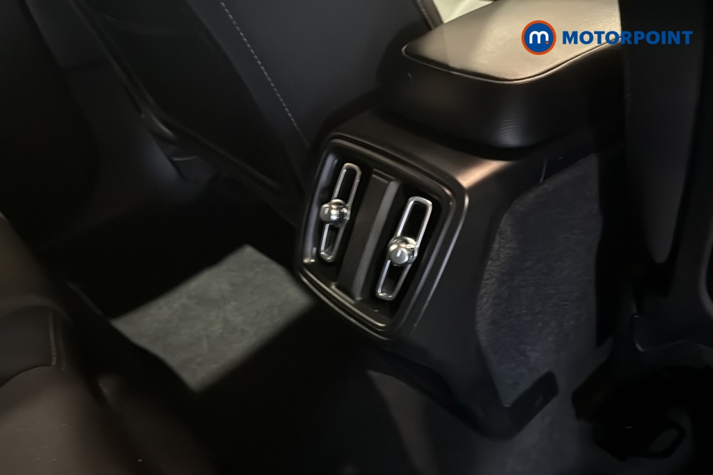 Volvo Xc40 Core Automatic Petrol SUV - Stock Number (1677644) - 28th supplementary image