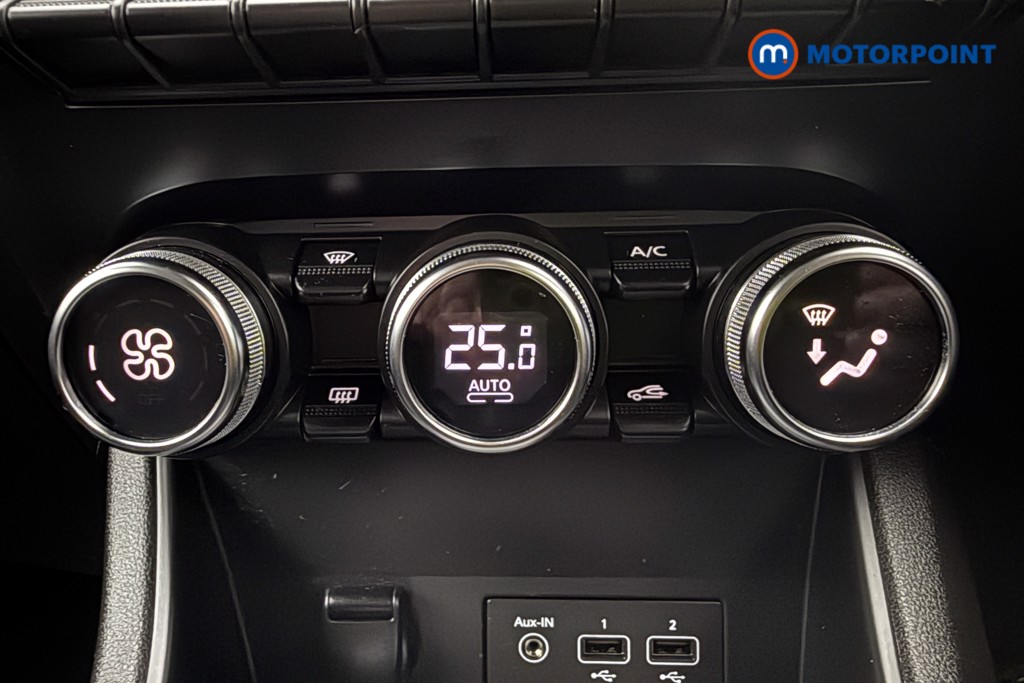 Renault Captur Iconic Manual Petrol SUV - Stock Number (1678396) - 16th supplementary image
