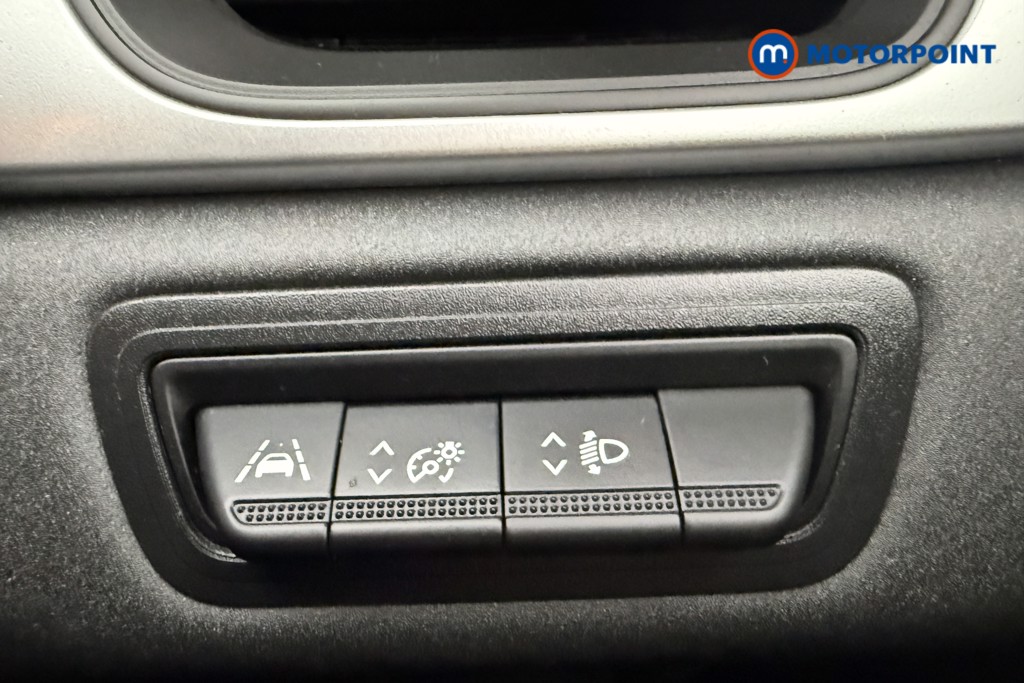 Renault Captur Iconic Manual Petrol SUV - Stock Number (1678396) - 17th supplementary image