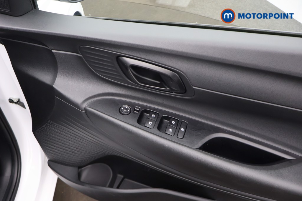 Hyundai I20 Advance Automatic Petrol Hatchback - Stock Number (1679224) - 20th supplementary image