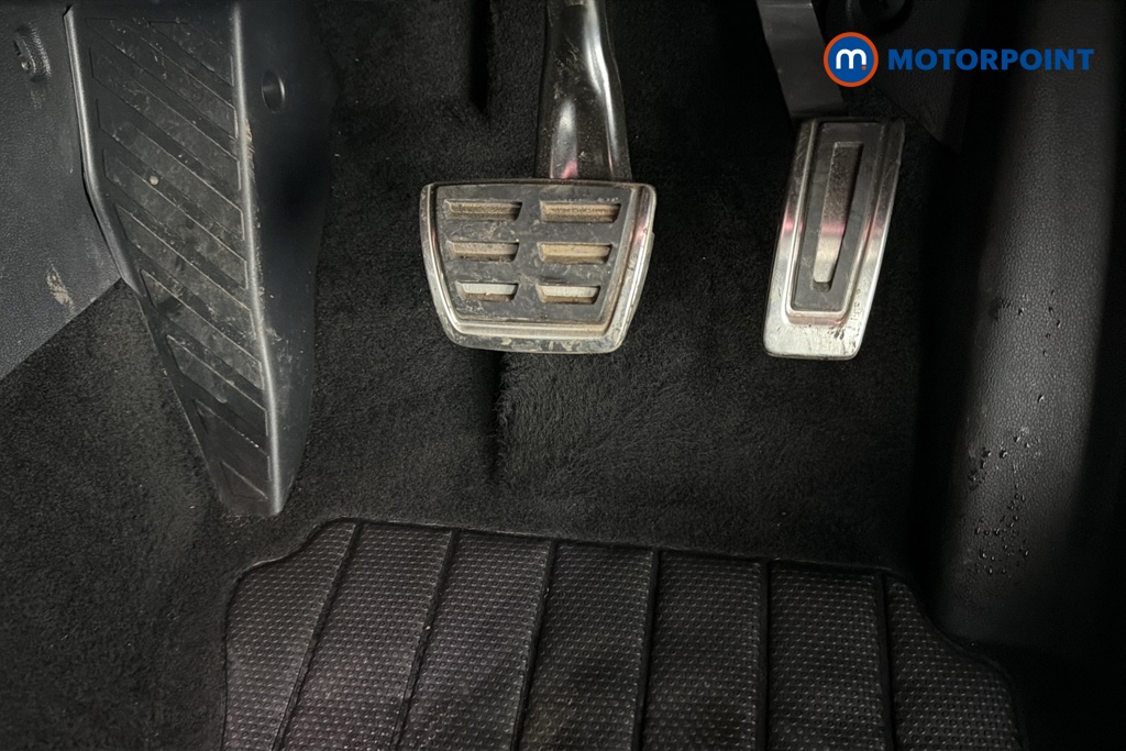 Volkswagen Golf R-Line Automatic Petrol Hatchback - Stock Number (1680210) - 24th supplementary image