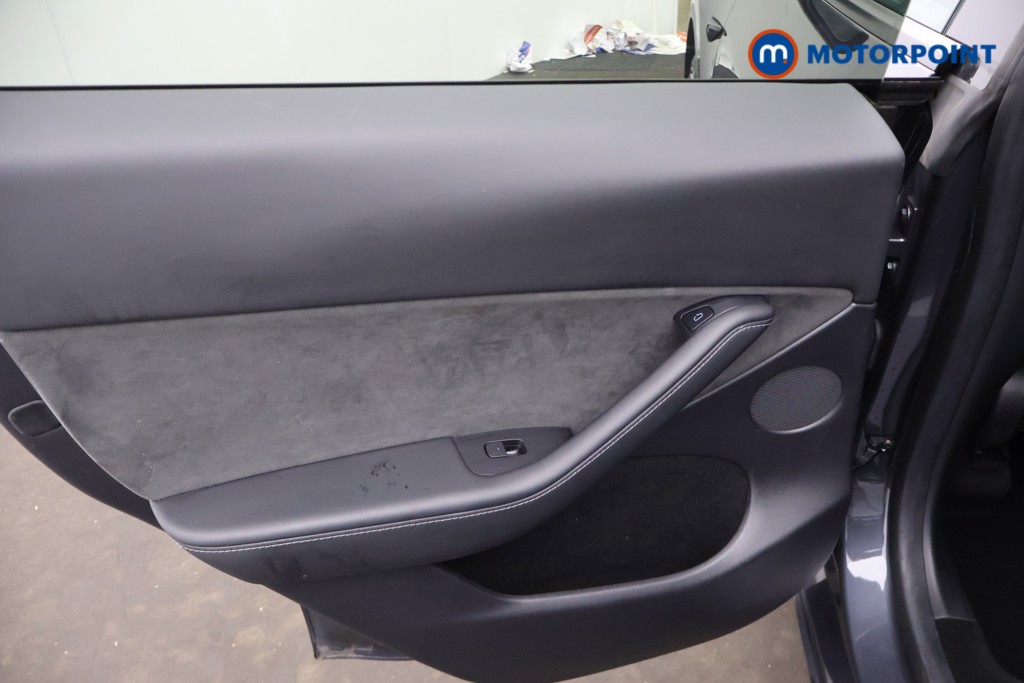 Tesla Model Y Long Range Automatic Electric SUV - Stock Number (1681686) - 26th supplementary image