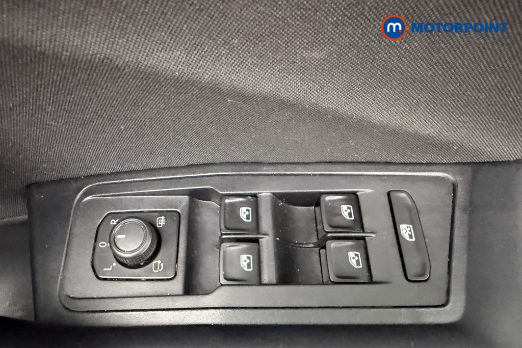 Volkswagen T-Roc Life Manual Petrol SUV - Stock Number (1681774) - 18th supplementary image