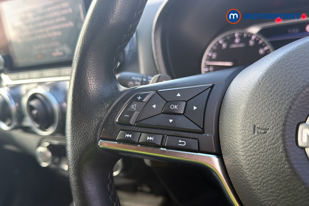 Nissan Juke N-Connecta Automatic Petrol SUV - Stock Number (1682255) - 4th supplementary image