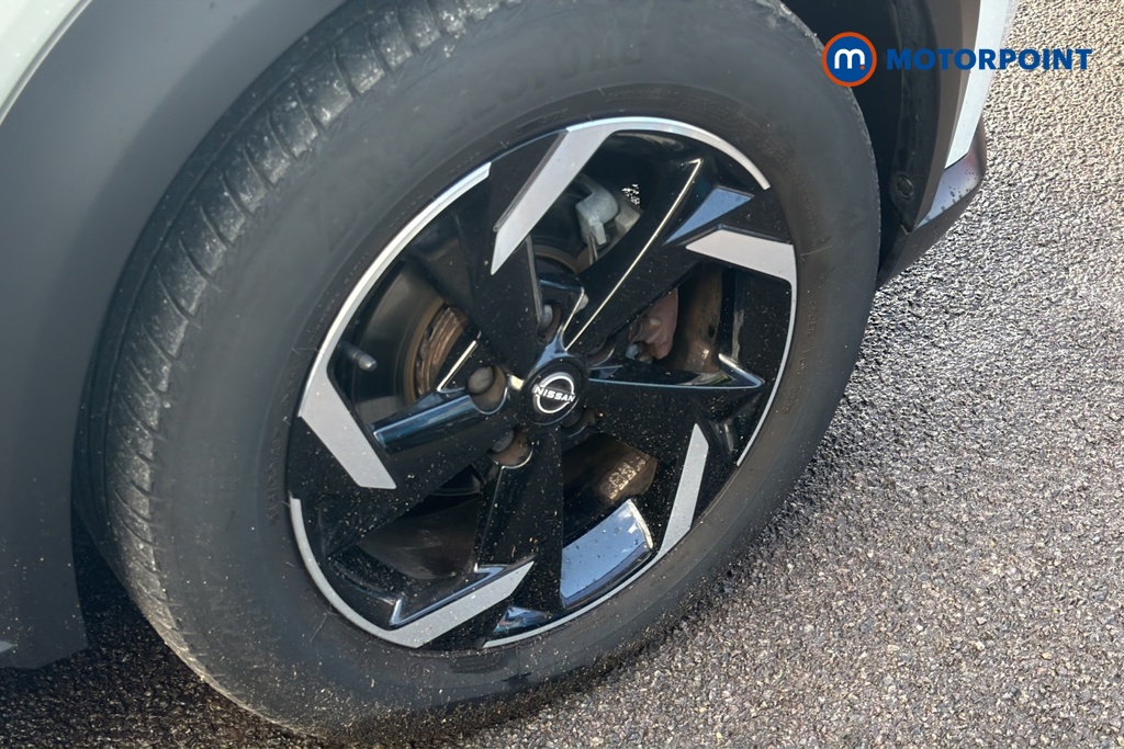 Nissan Juke N-Connecta Automatic Petrol SUV - Stock Number (1682255) - 47th supplementary image