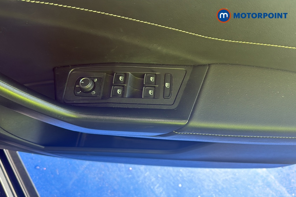 Volkswagen T-Roc Style Manual Petrol SUV - Stock Number (1682665) - 19th supplementary image