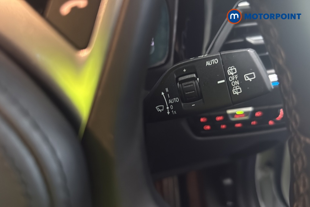 BMW 3 Series M Sport Automatic Petrol Plug-In Hybrid Estate - Stock Number (1683318) - 6th supplementary image
