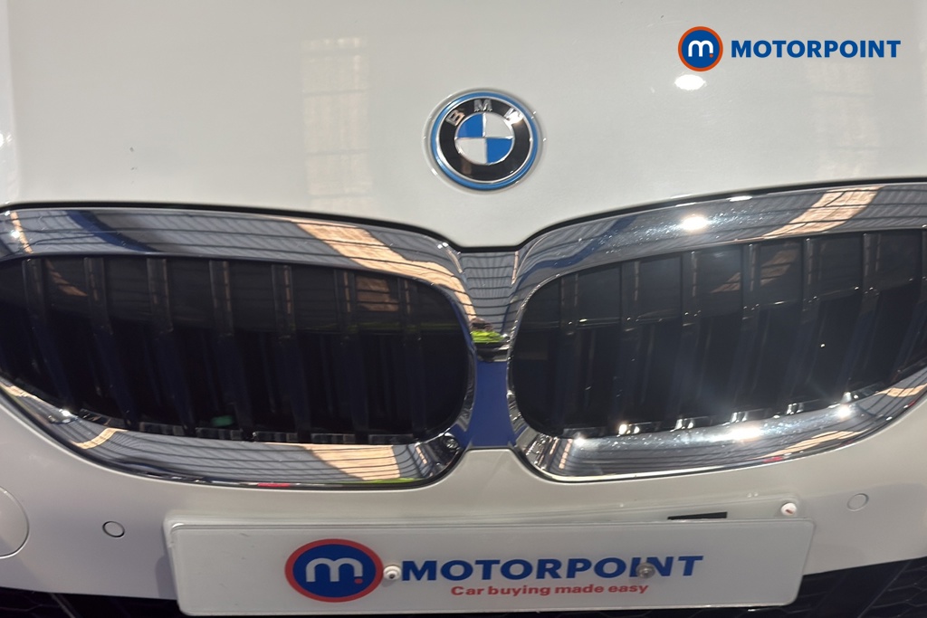 BMW 3 Series M Sport Automatic Petrol Plug-In Hybrid Estate - Stock Number (1683318) - 43rd supplementary image