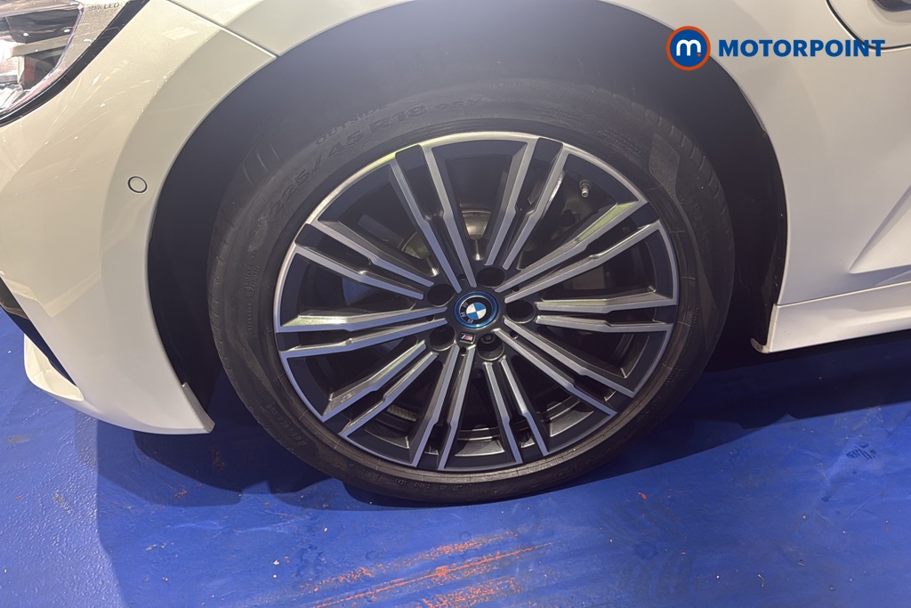 BMW 3 Series M Sport Automatic Petrol Plug-In Hybrid Estate - Stock Number (1683318) - 44th supplementary image