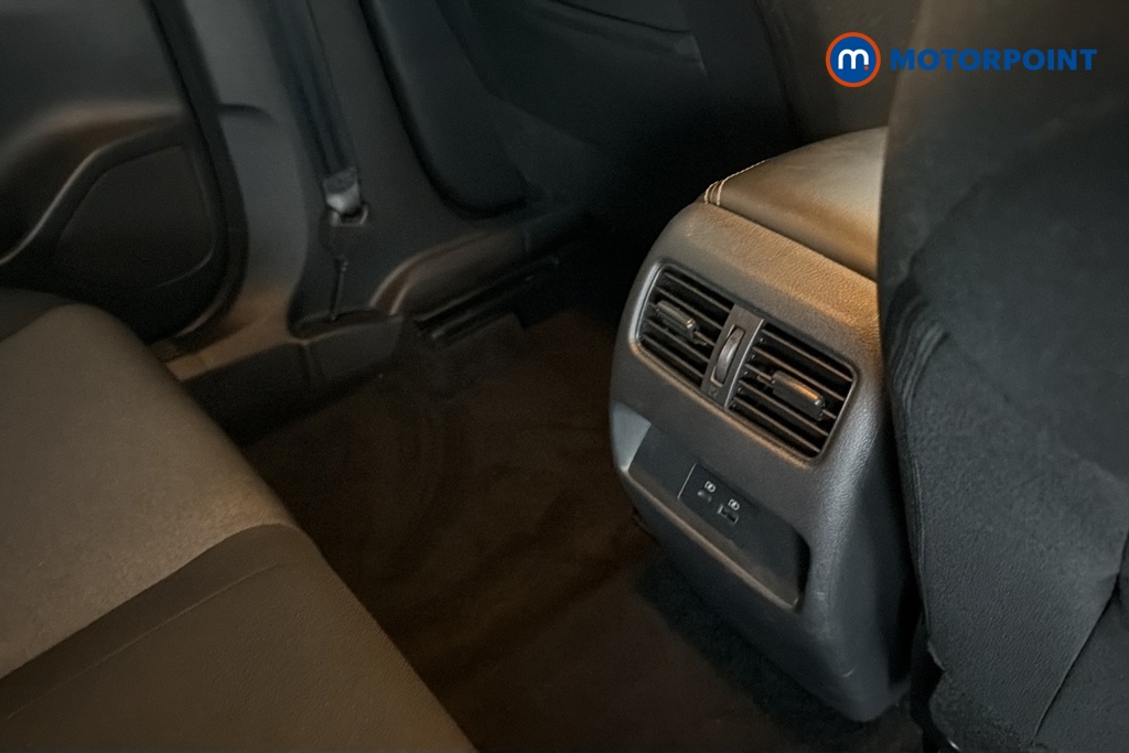 Nissan Qashqai N-Connecta Automatic Petrol SUV - Stock Number (1684137) - 28th supplementary image