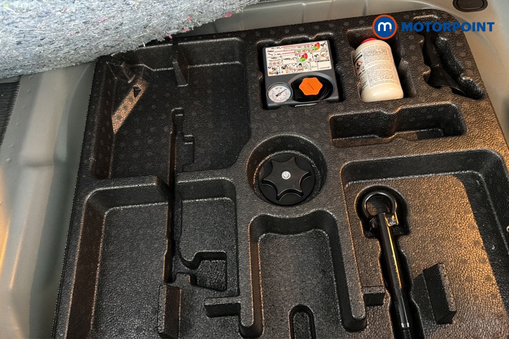 Nissan Qashqai N-Connecta Automatic Petrol SUV - Stock Number (1684137) - 33rd supplementary image