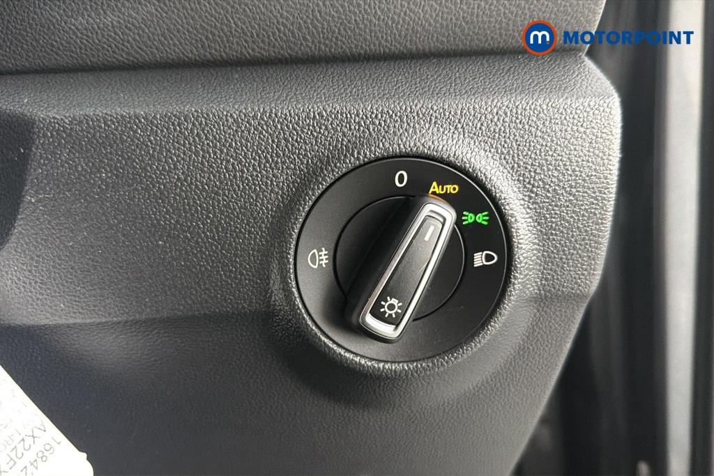 Volkswagen T-Roc R-Line Manual Petrol SUV - Stock Number (1684237) - 11th supplementary image