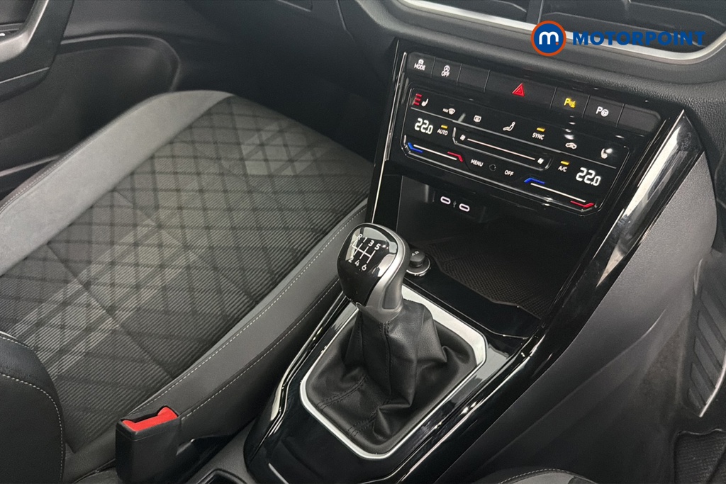 Volkswagen T-Roc R-Line Manual Petrol SUV - Stock Number (1684237) - 15th supplementary image
