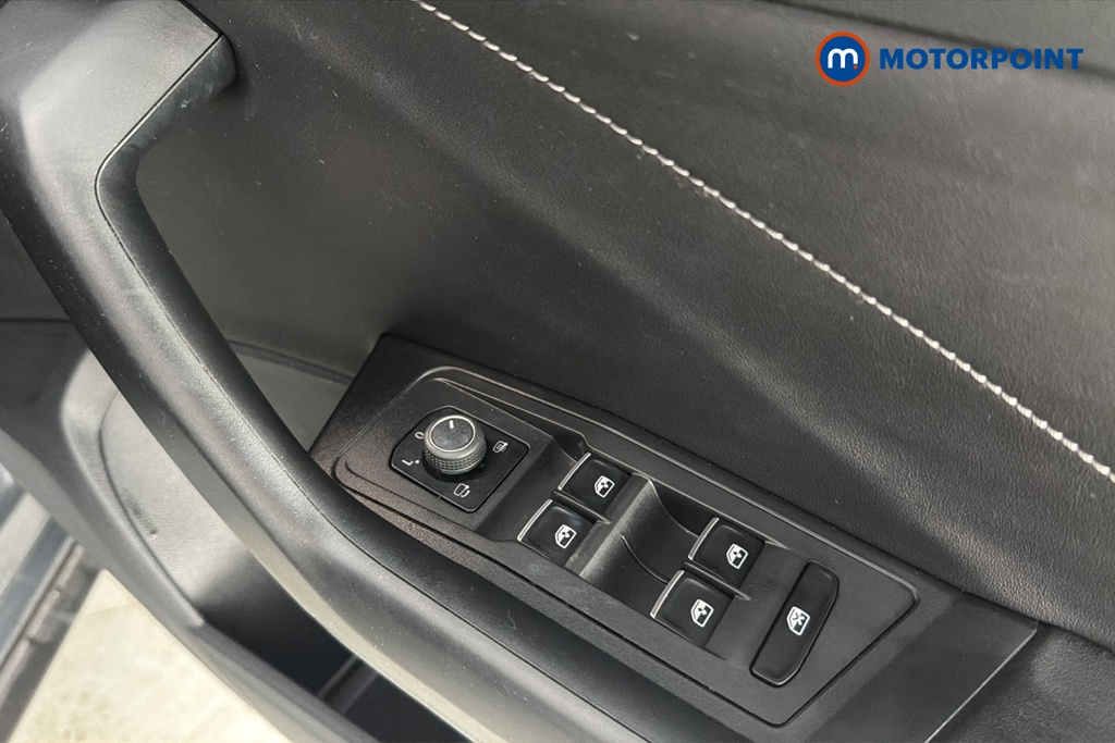 Volkswagen T-Roc R-Line Manual Petrol SUV - Stock Number (1684237) - 19th supplementary image