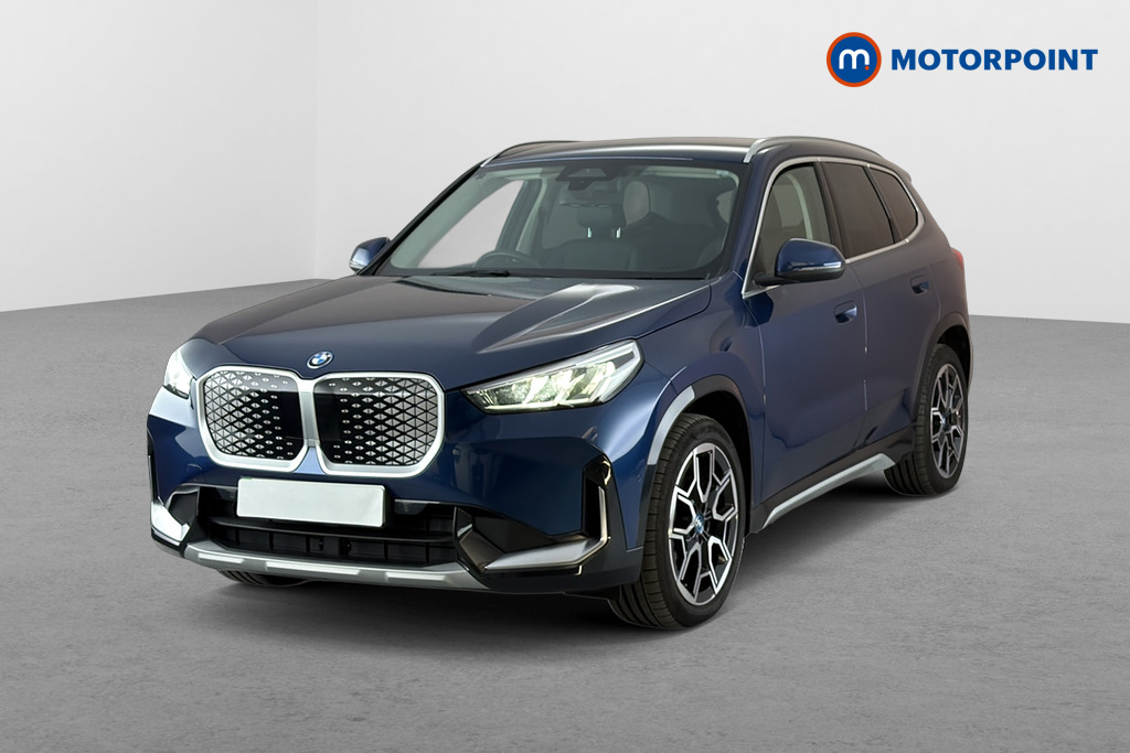 BMW IX1 Xline Automatic Electric SUV - Stock Number (1684280) - Passenger side front corner