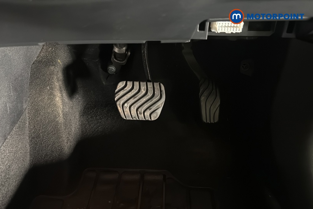 Nissan Juke N-Connecta Automatic Petrol SUV - Stock Number (1645318) - 24th supplementary image
