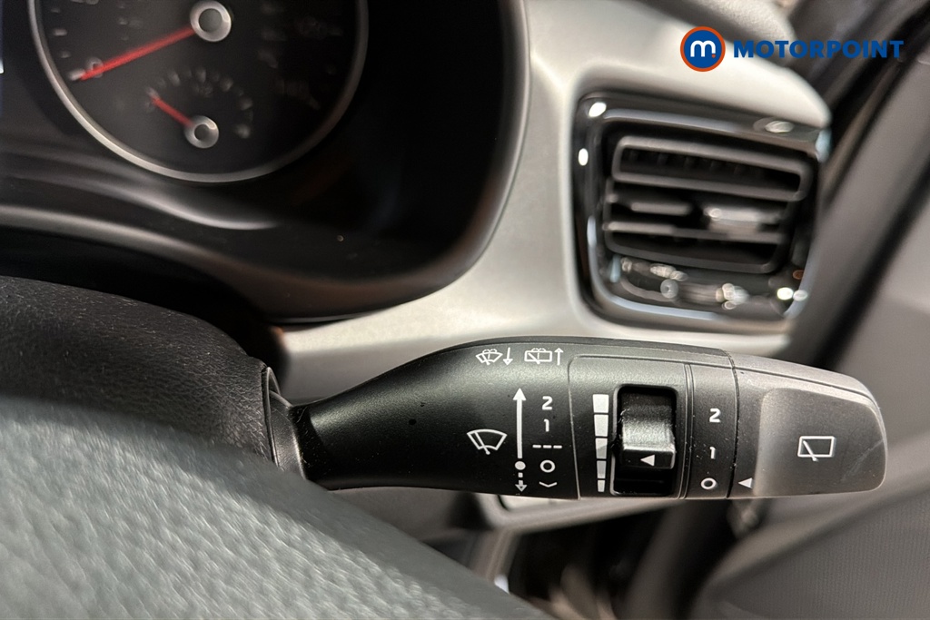 KIA RIO 2 Automatic Petrol Hatchback - Stock Number (1676308) - 6th supplementary image